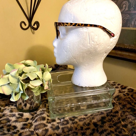 Betsy Johnson tortoise cat eye readers - Picture 8 of 8